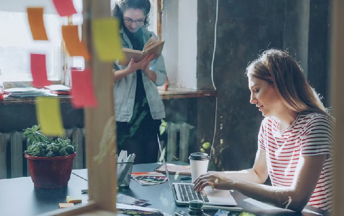 Article Image for Job Market Shifts Toward Freelance and Gig Economy